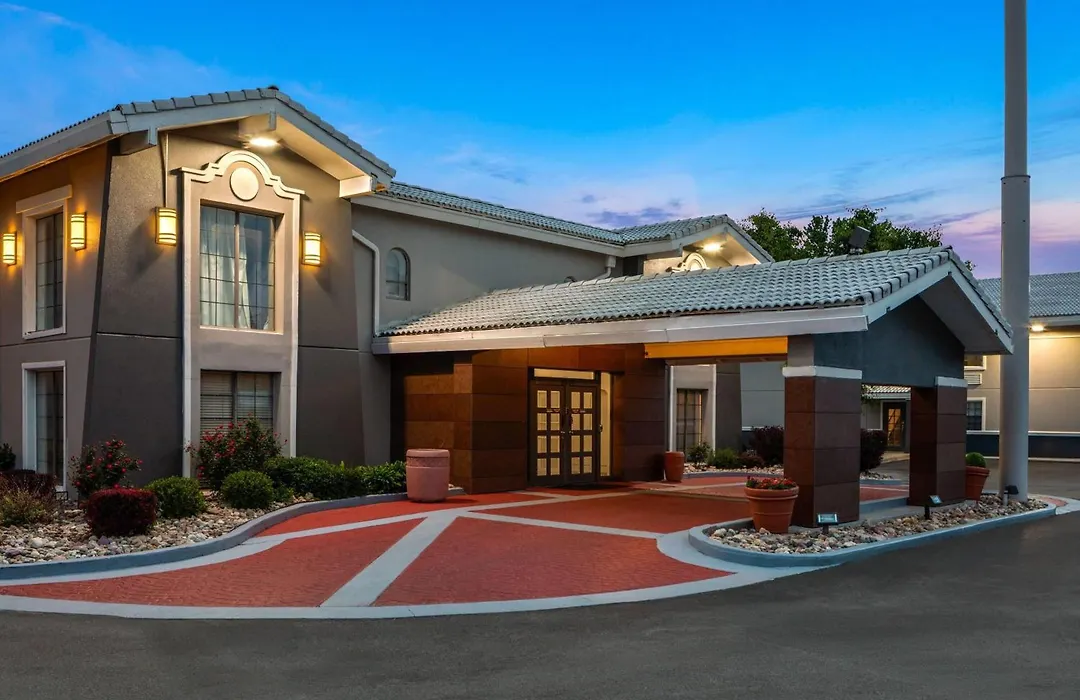 La Quinta Inn By Wyndham Omaha West-1
